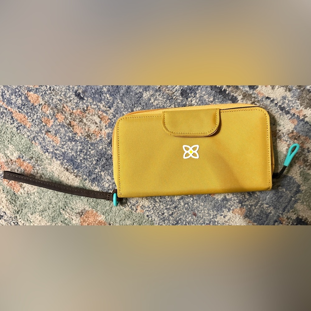 Sherpani Tulum Nylon Wristlet Wallet